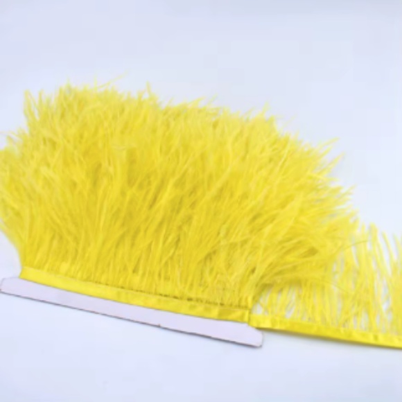 1 metre yellow ostrich feather trim - Picture 1 of 3